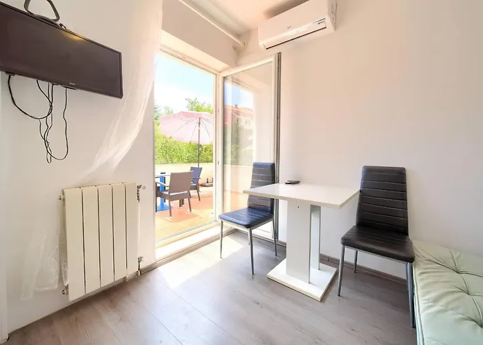 Dundo Apartment Njivice