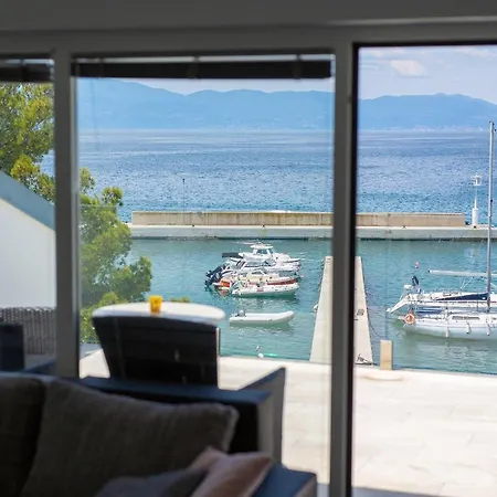 Dundo Apartament *
