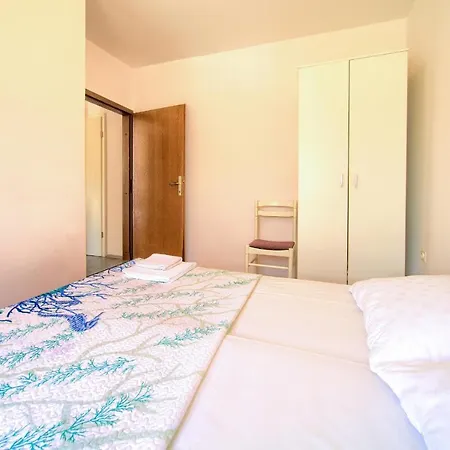 Apartment Dundo Njivice